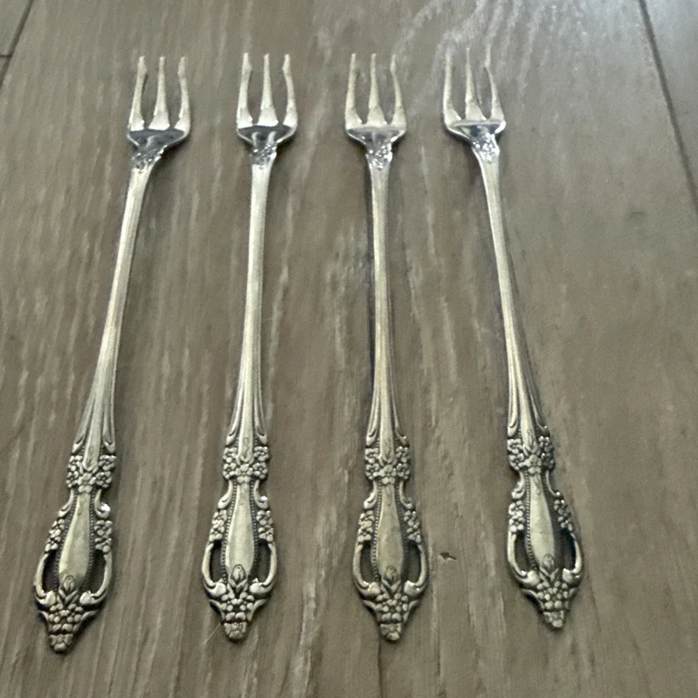 4 Oneida Raphael‎ Community Stainless Steel 6 1/8